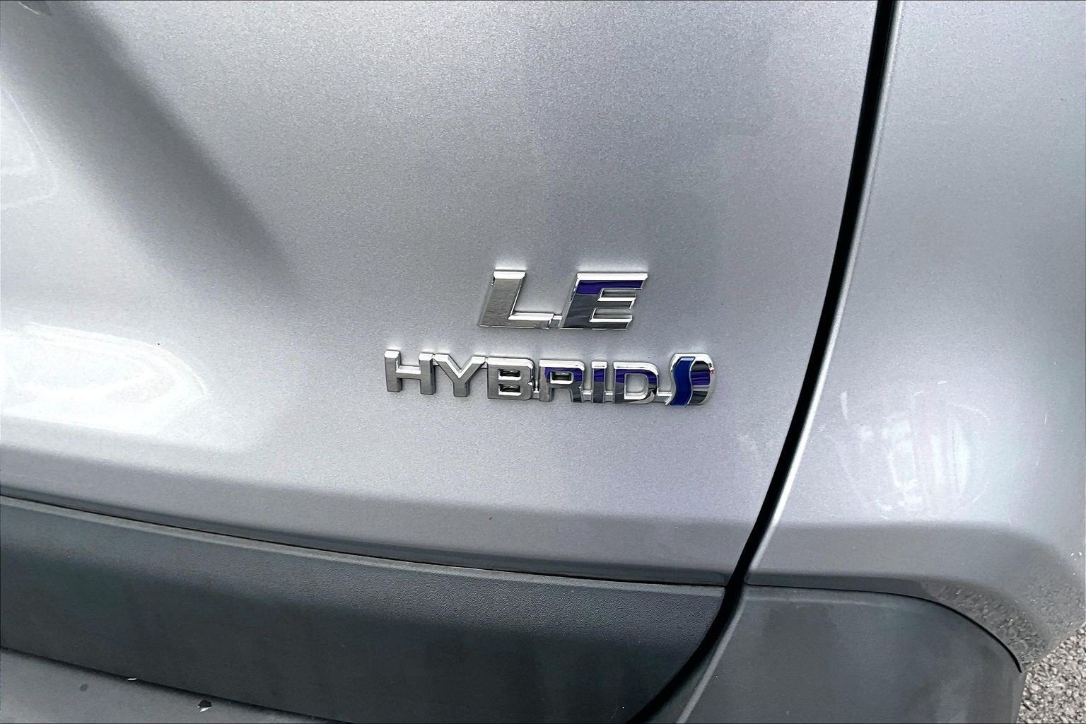 2022 Toyota RAV4 Hybrid LE