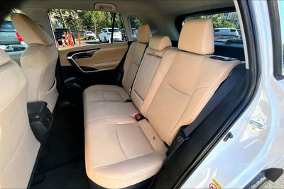 2022 Toyota RAV4 Hybrid LE