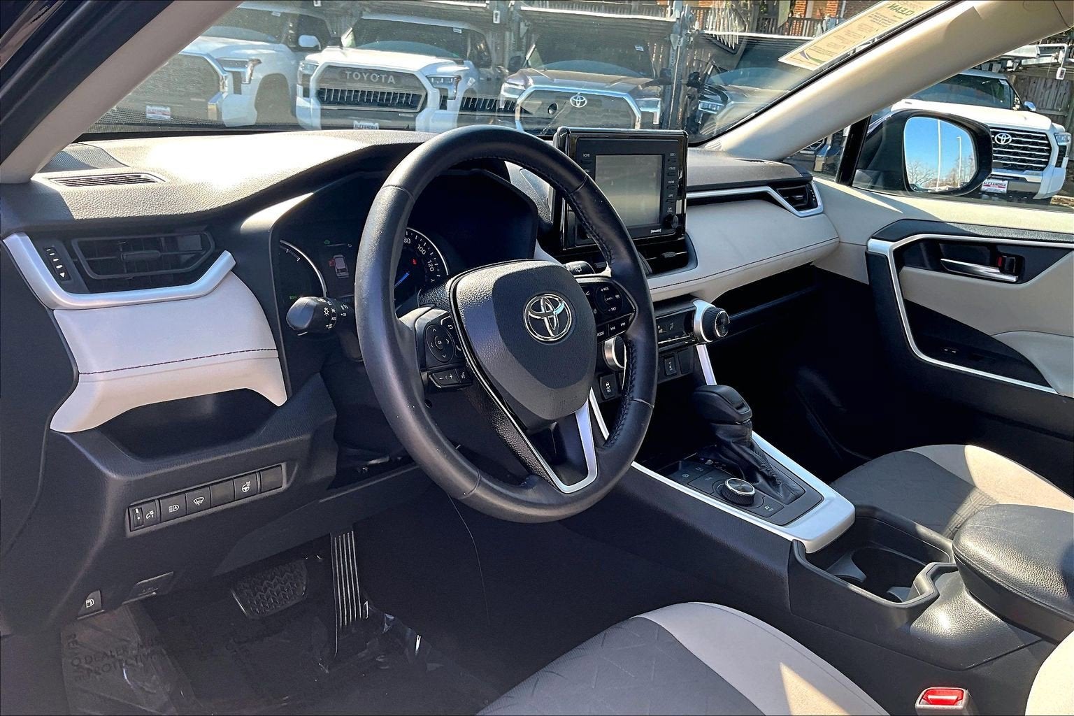 2021 Toyota RAV4 Hybrid XLE