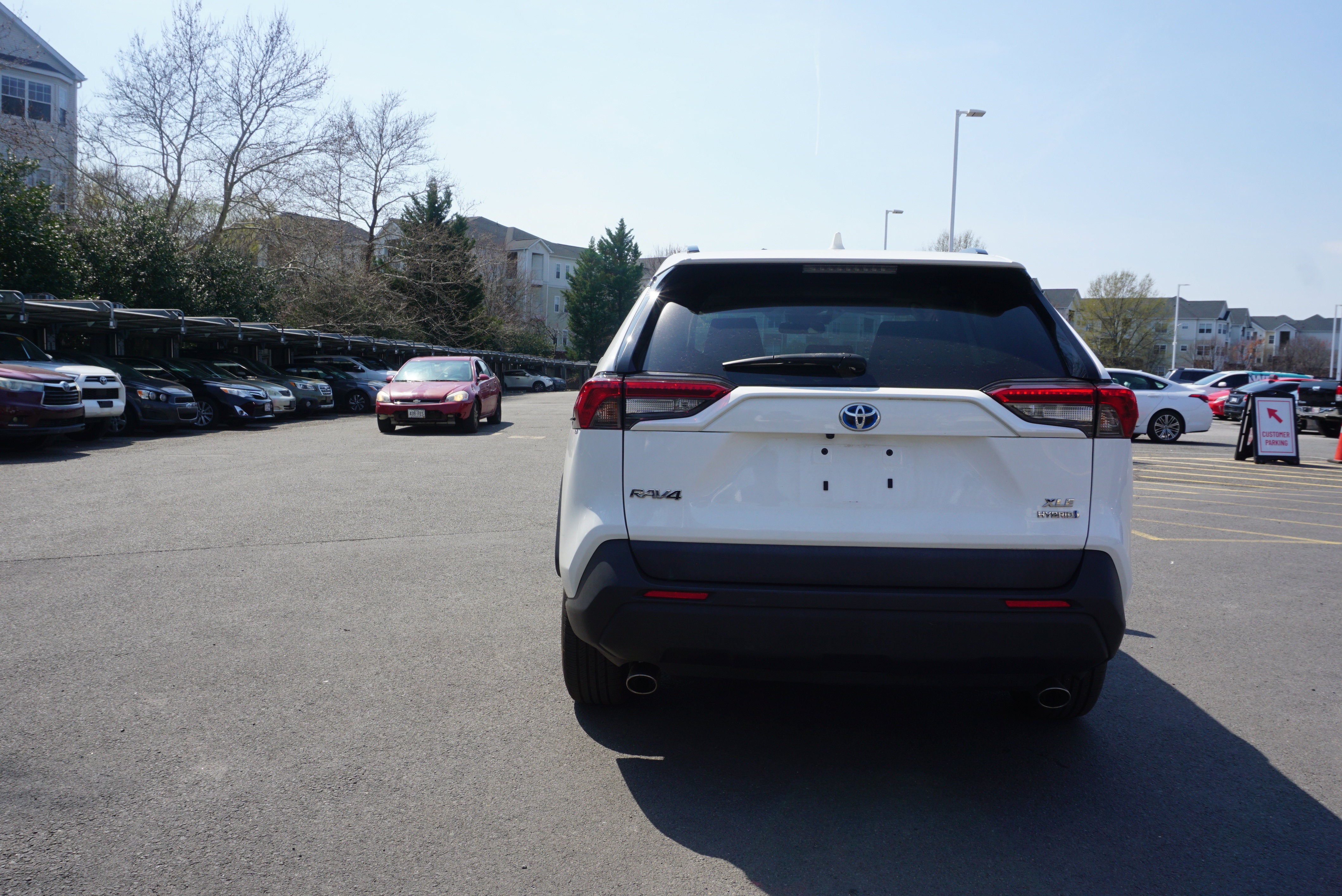 2022 Toyota RAV4 Hybrid XLE