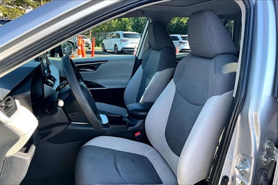 2022 Toyota RAV4 Hybrid XLE