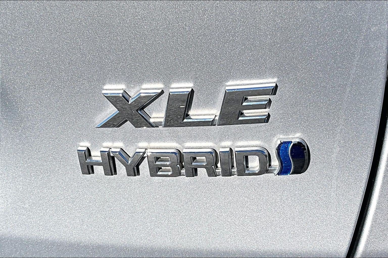 2022 Toyota RAV4 Hybrid XLE