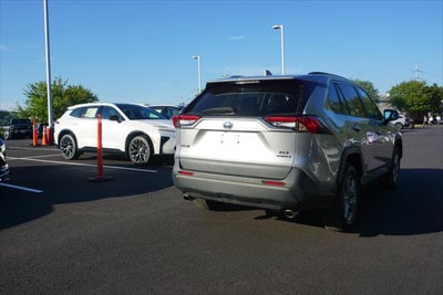 2022 Toyota RAV4 Hybrid XLE