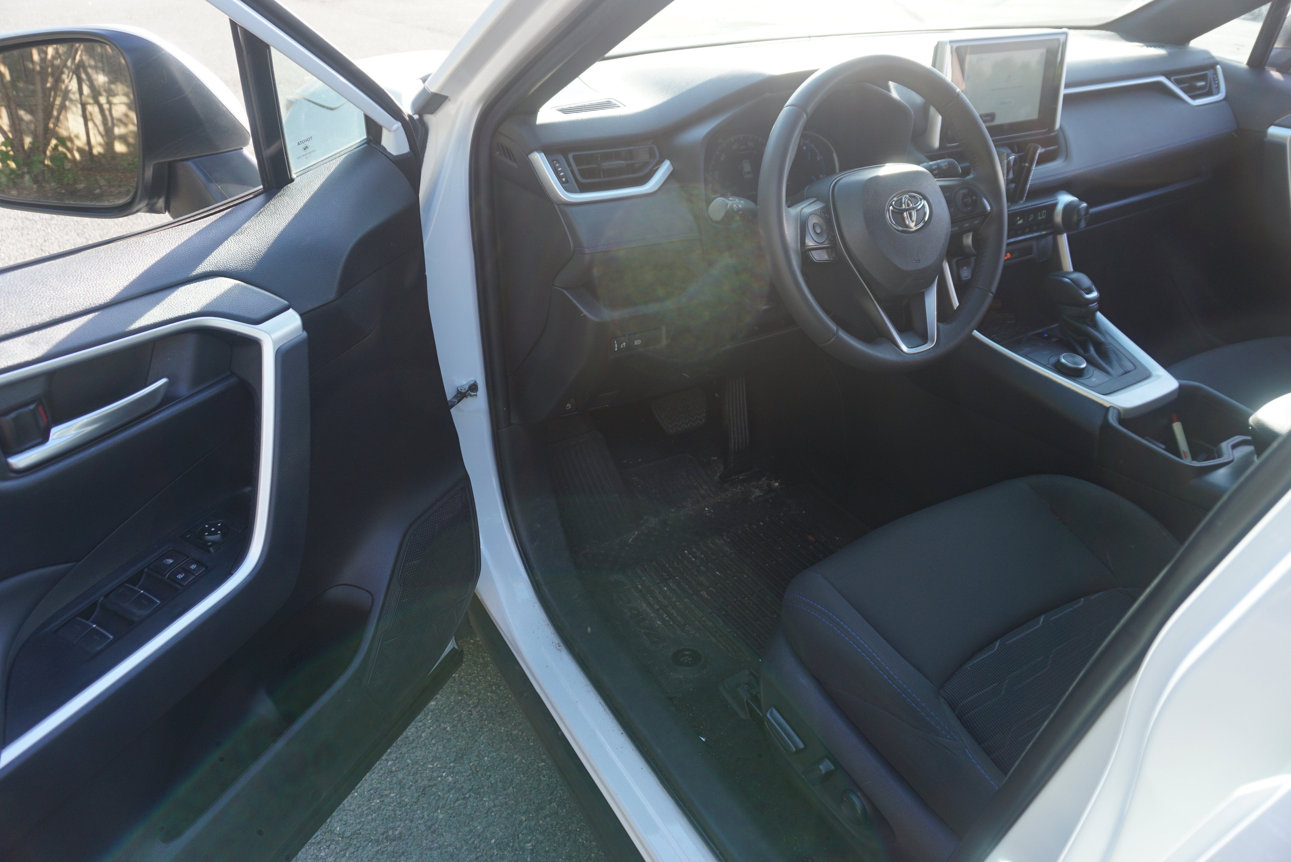 2023 Toyota RAV4 Hybrid SE