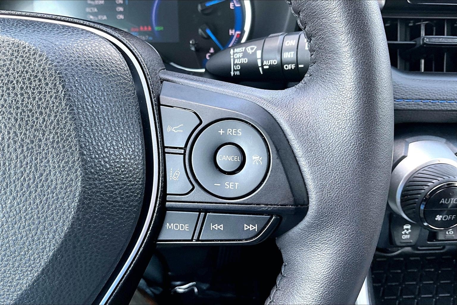 2023 Toyota RAV4 Hybrid SE