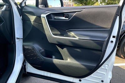2023 Toyota RAV4 Hybrid SE