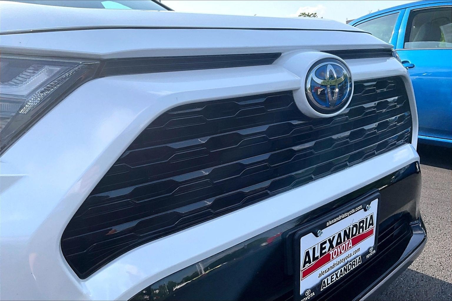 2023 Toyota RAV4 Hybrid SE