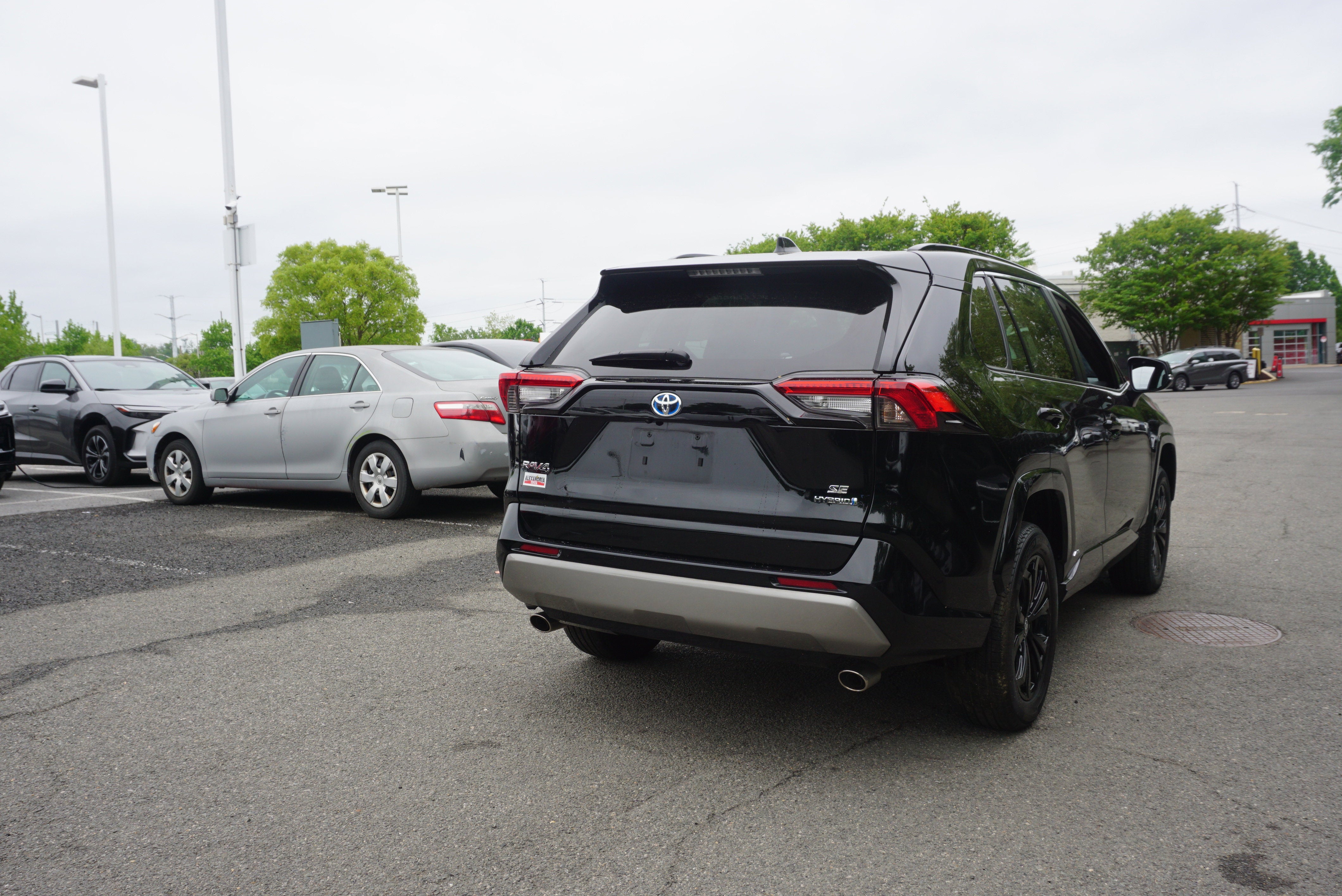 2023 Toyota RAV4 Hybrid SE
