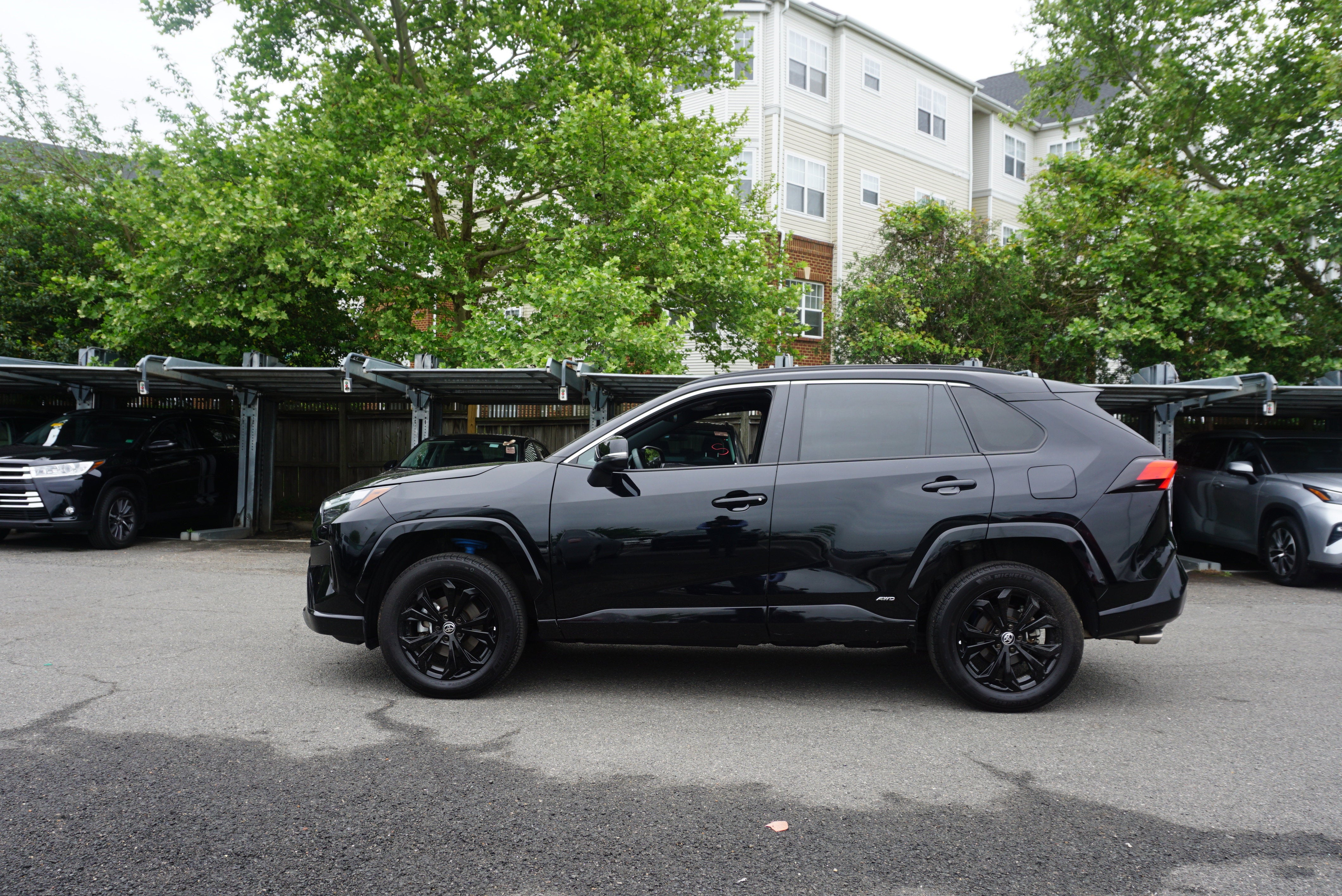2023 Toyota RAV4 Hybrid SE