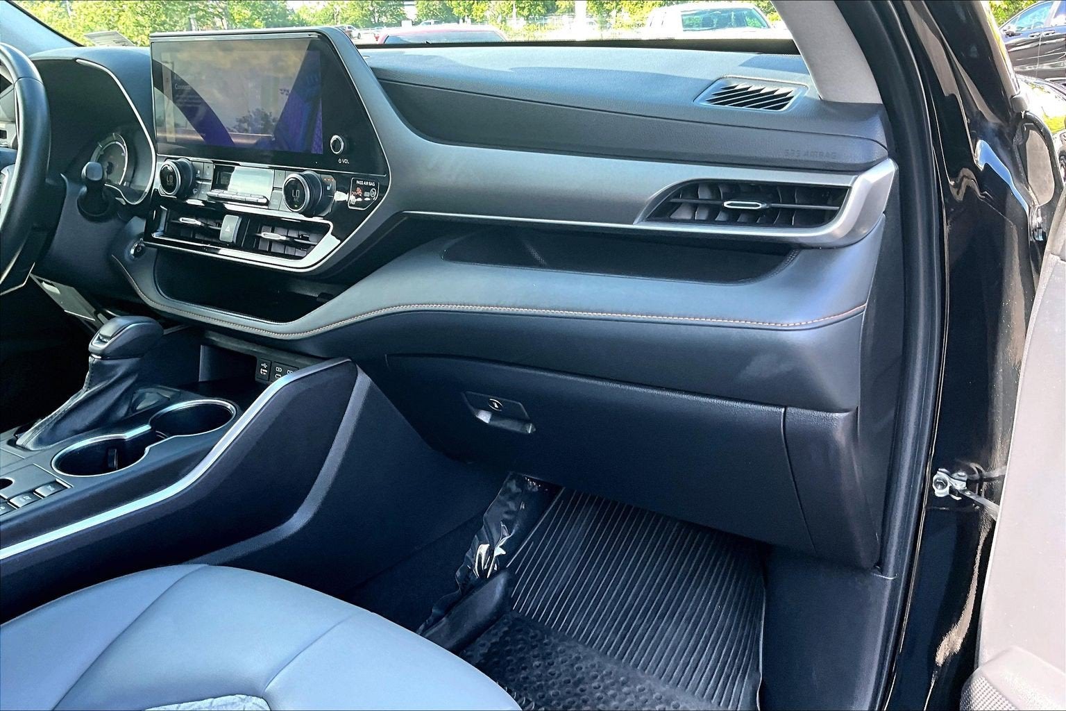 2023 Toyota Highlander Hybrid Bronze Edition