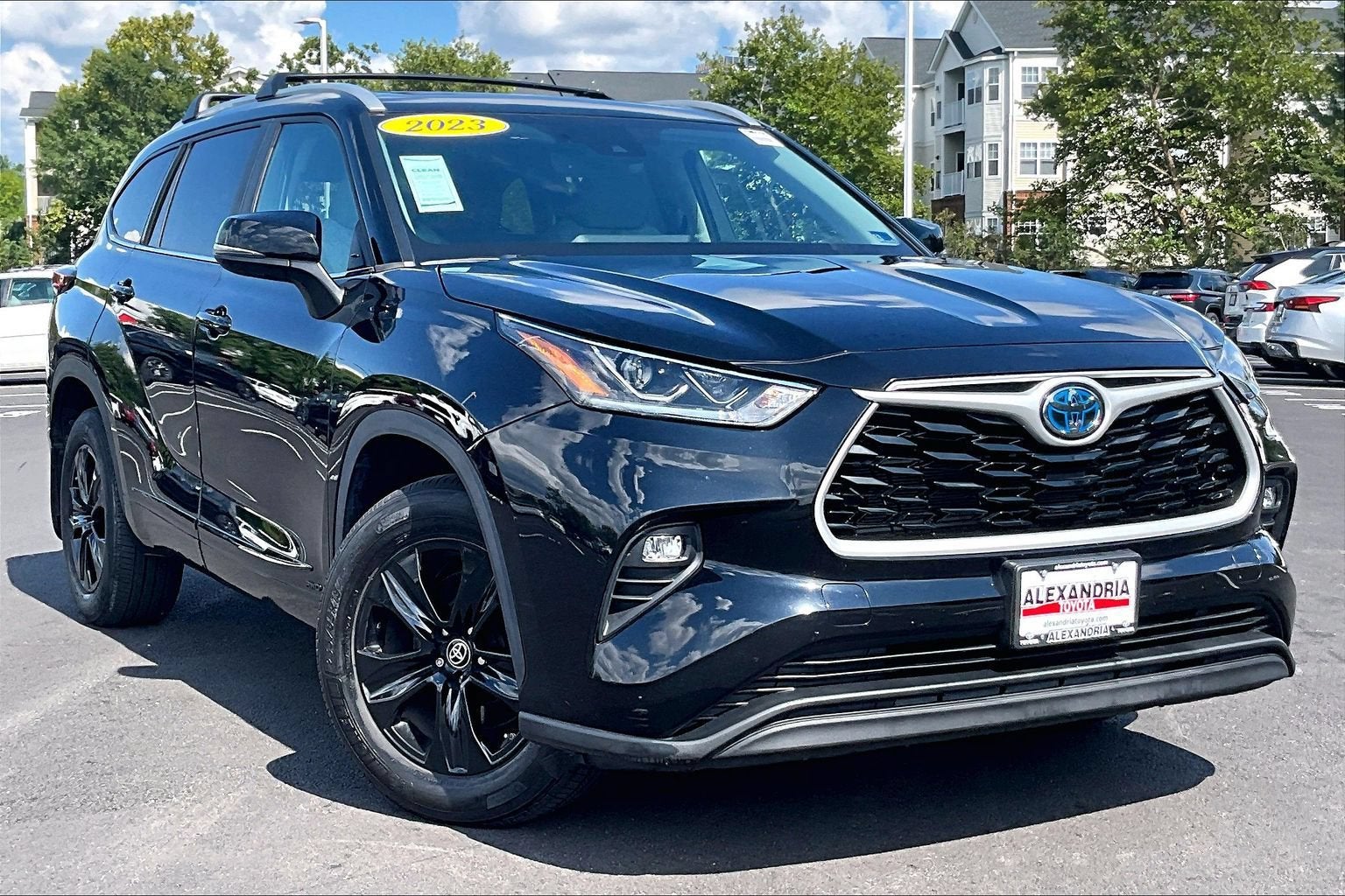 2023 Toyota Highlander Hybrid Bronze Edition