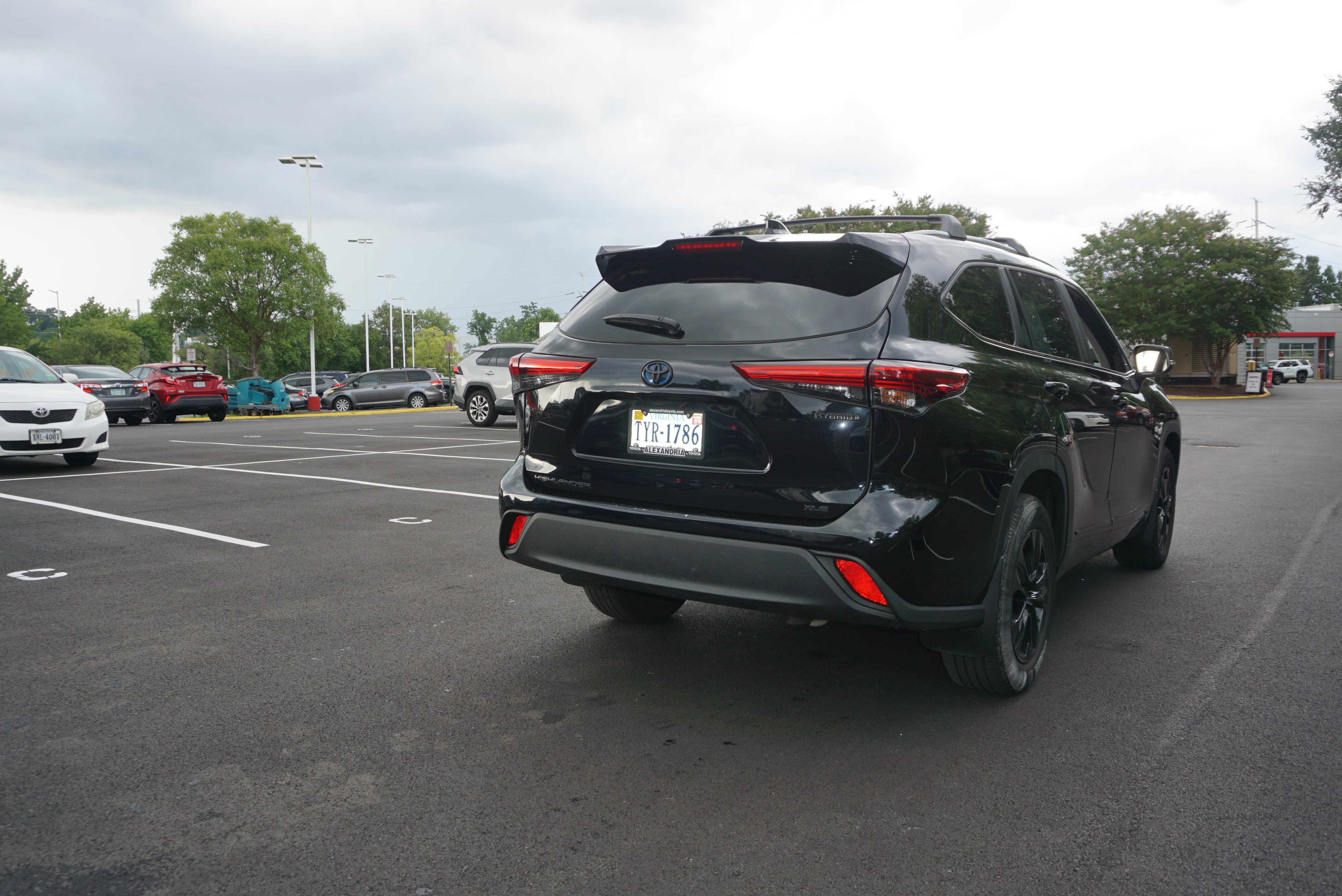 2023 Toyota Highlander Hybrid Bronze Edition