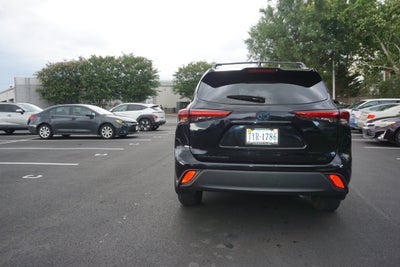 2023 Toyota Highlander Hybrid Bronze Edition