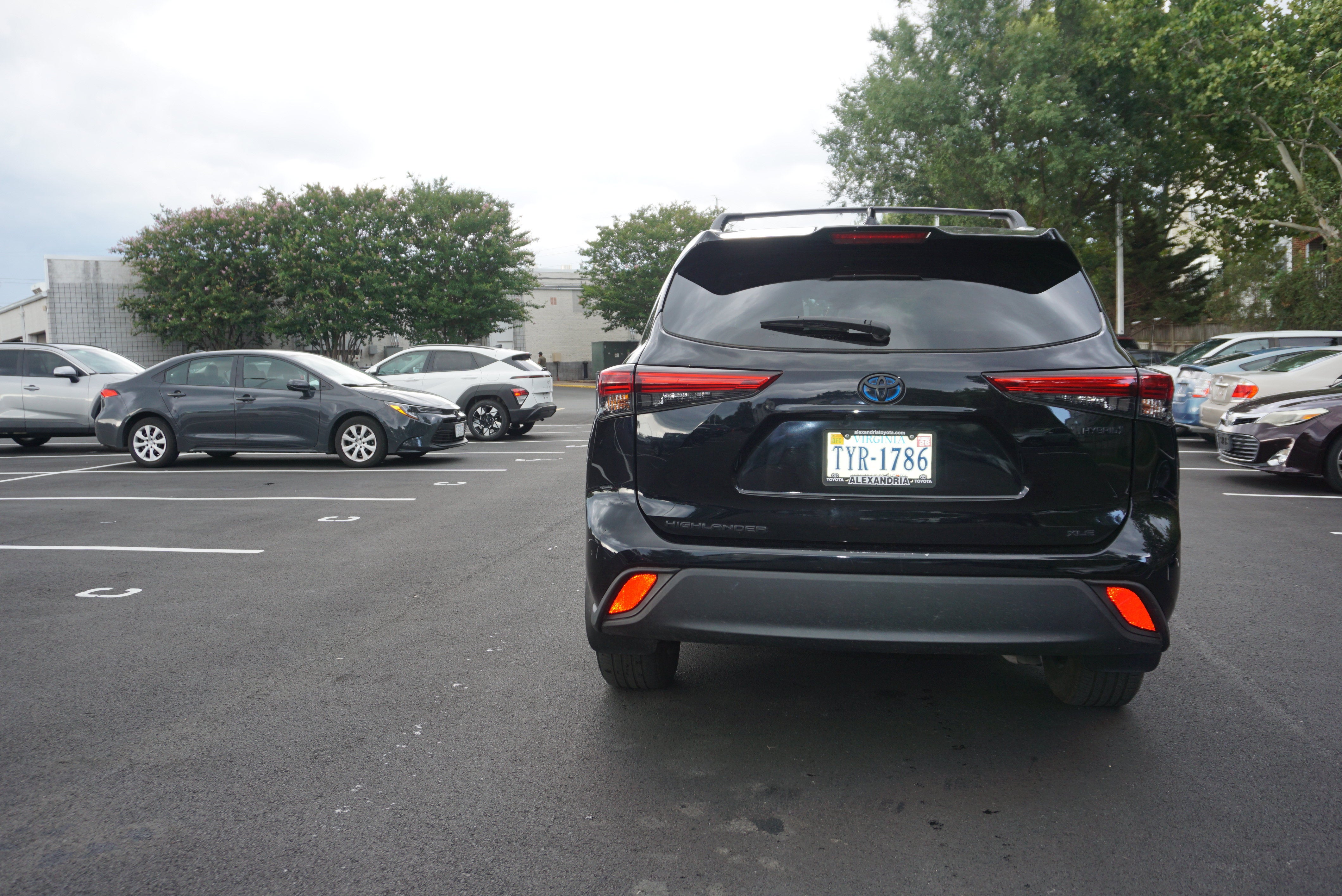 2023 Toyota Highlander Hybrid Bronze Edition