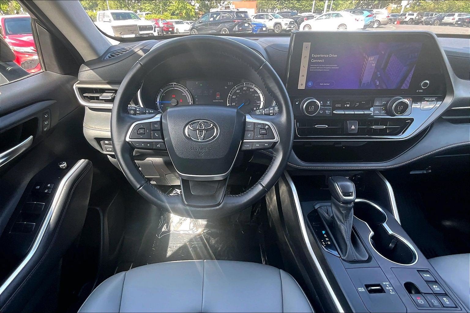 2023 Toyota Highlander Hybrid Bronze Edition