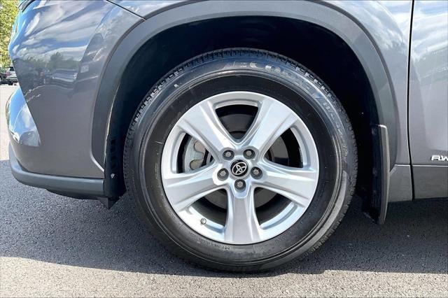 2022 Toyota Highlander Hybrid LE