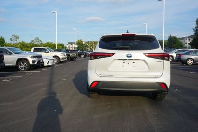 2022 Toyota Highlander Hybrid LE