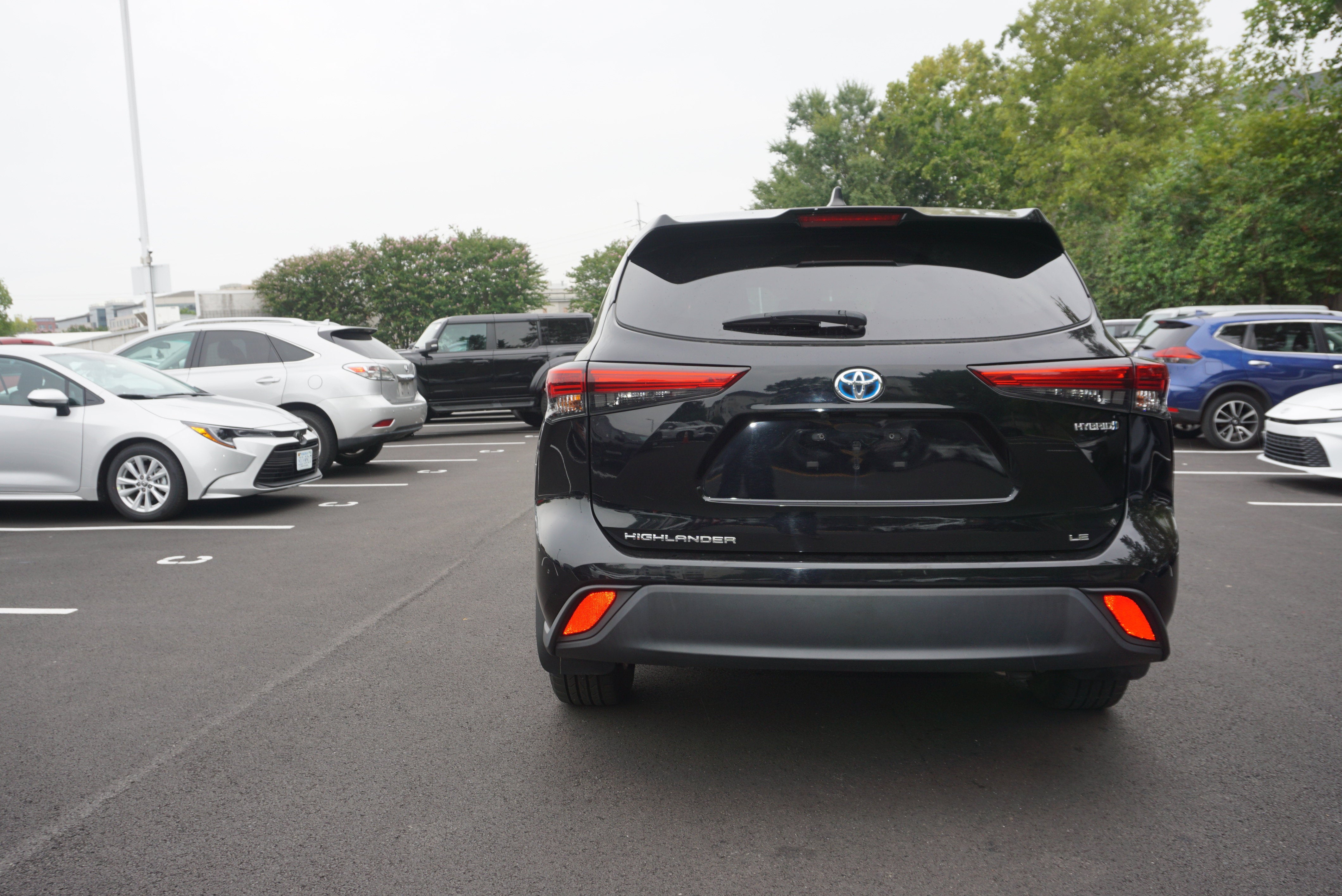 2022 Toyota Highlander Hybrid LE
