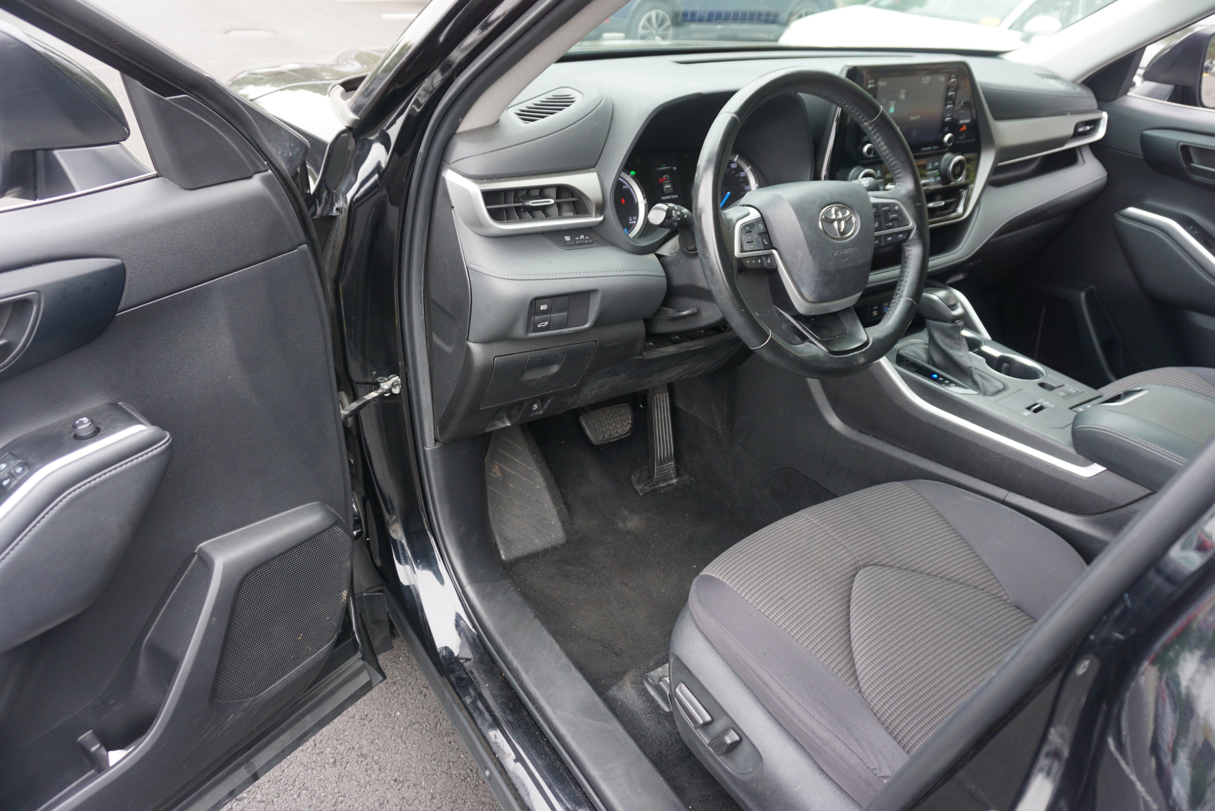 2022 Toyota Highlander Hybrid LE