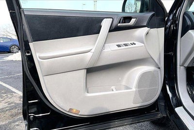 2012 Toyota Highlander 4WD 4dr V6 (Natl)