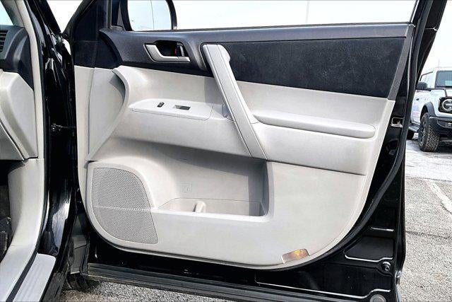 2012 Toyota Highlander 4WD 4dr V6 (Natl)