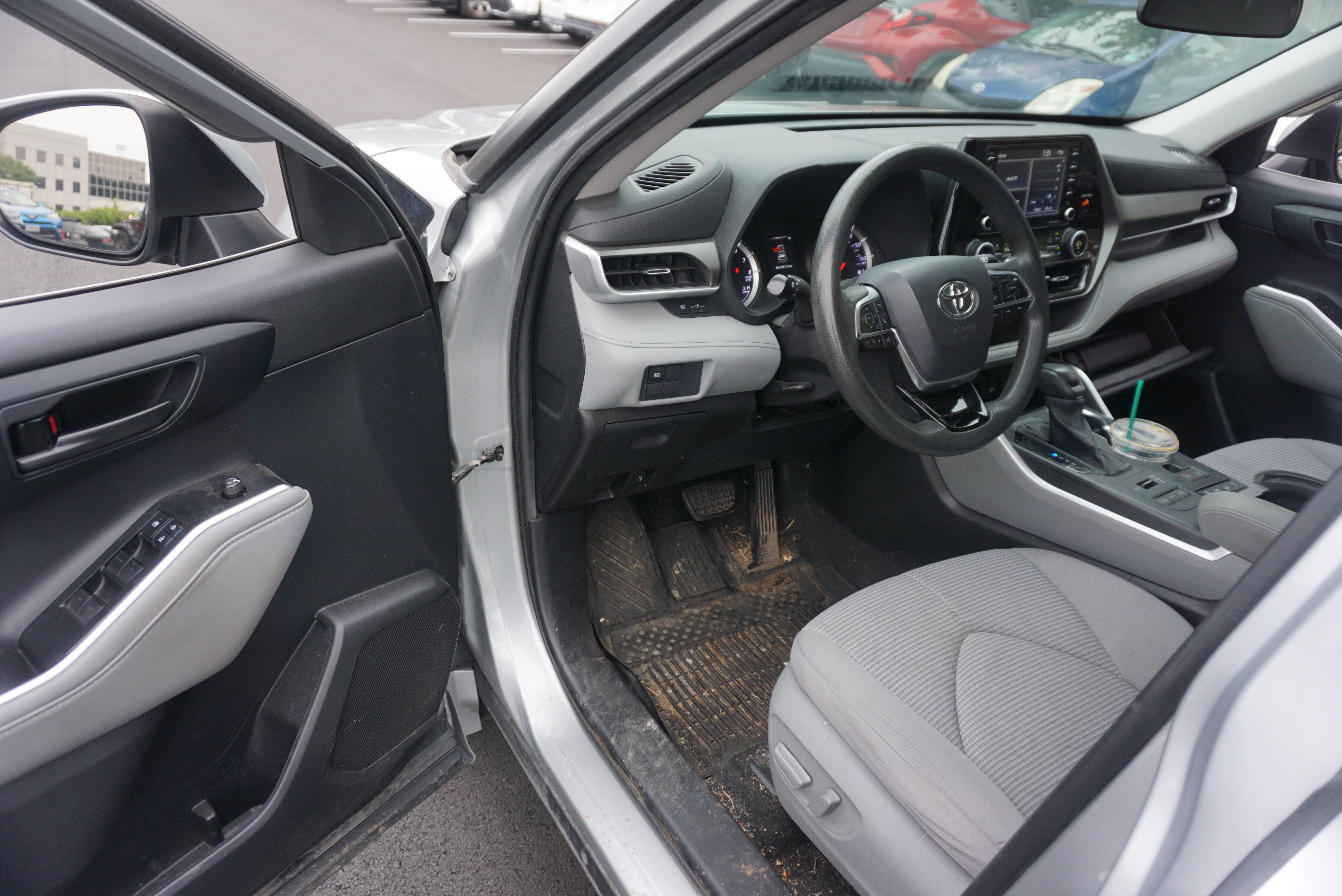 2022 Toyota Highlander LE