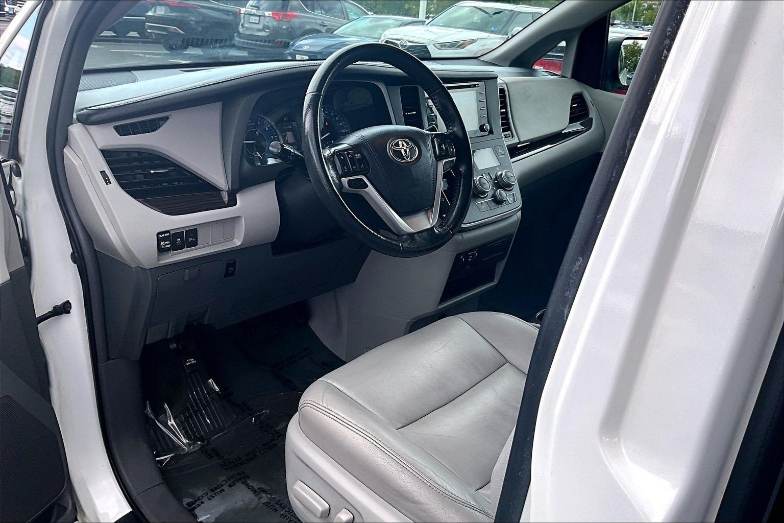 2019 Toyota Sienna XLE