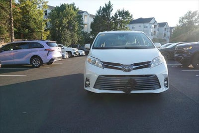2019 Toyota Sienna XLE