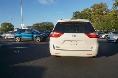 2019 Toyota Sienna XLE
