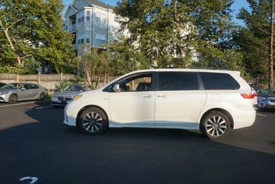 2019 Toyota Sienna XLE
