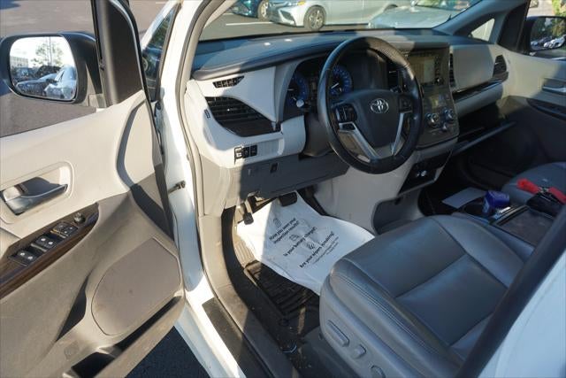 2019 Toyota Sienna XLE