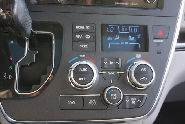 2018 Toyota Sienna XLE