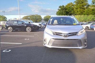 2018 Toyota Sienna XLE