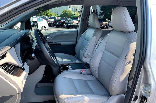 2018 Toyota Sienna XLE