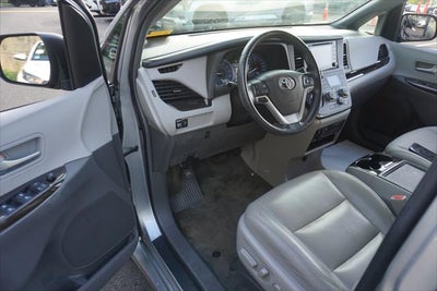 2018 Toyota Sienna XLE