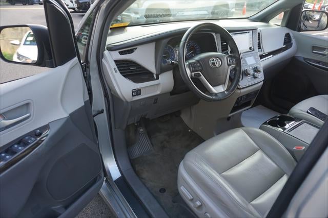 2018 Toyota Sienna XLE