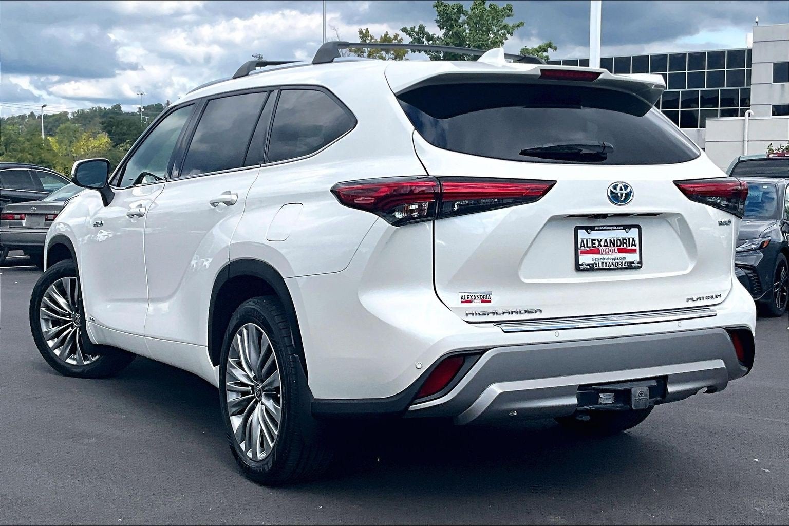 2021 Toyota Highlander Hybrid Platinum