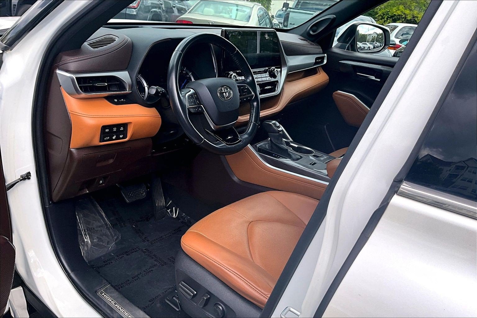 2021 Toyota Highlander Hybrid Platinum