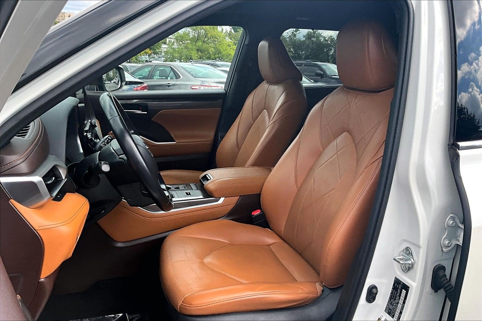 2021 Toyota Highlander Hybrid Platinum