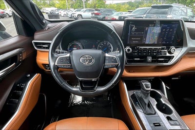 2021 Toyota Highlander Hybrid Platinum