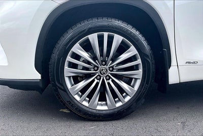 2021 Toyota Highlander Hybrid Platinum