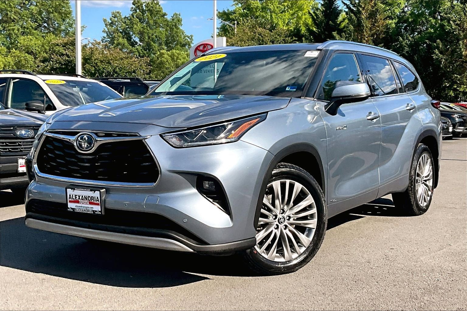 2021 Toyota Highlander Hybrid Platinum