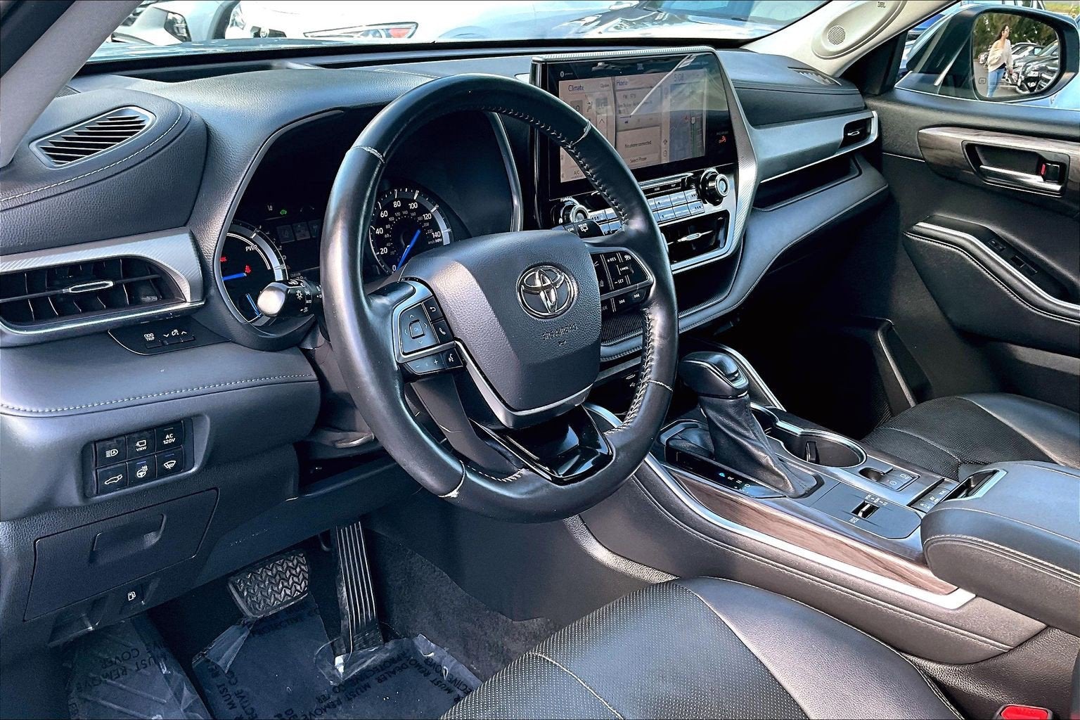 2021 Toyota Highlander Hybrid Platinum