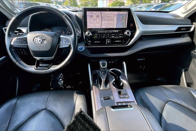 2021 Toyota Highlander Hybrid Platinum