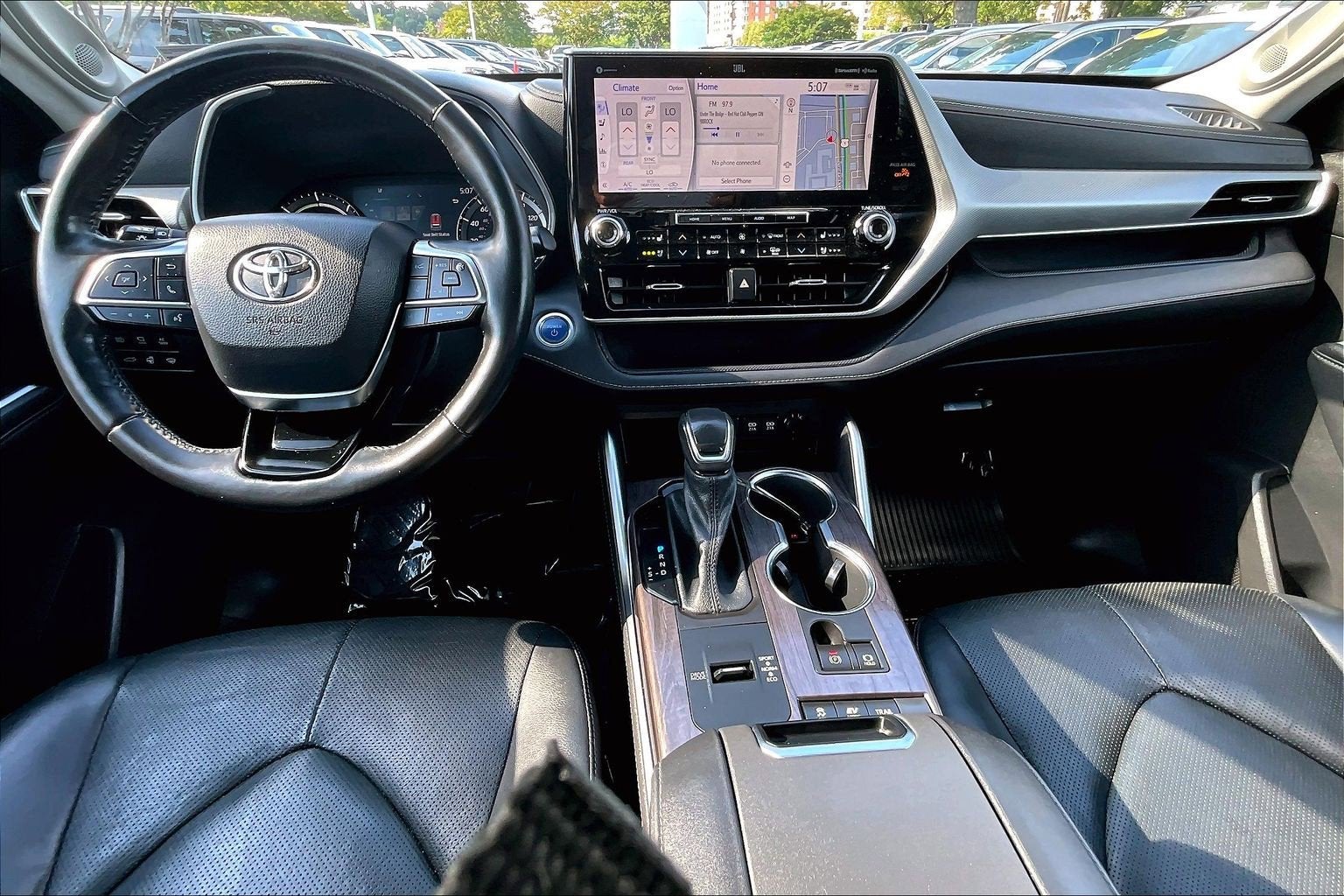 2021 Toyota Highlander Hybrid Platinum