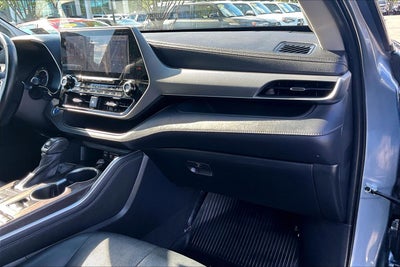 2021 Toyota Highlander Hybrid Platinum