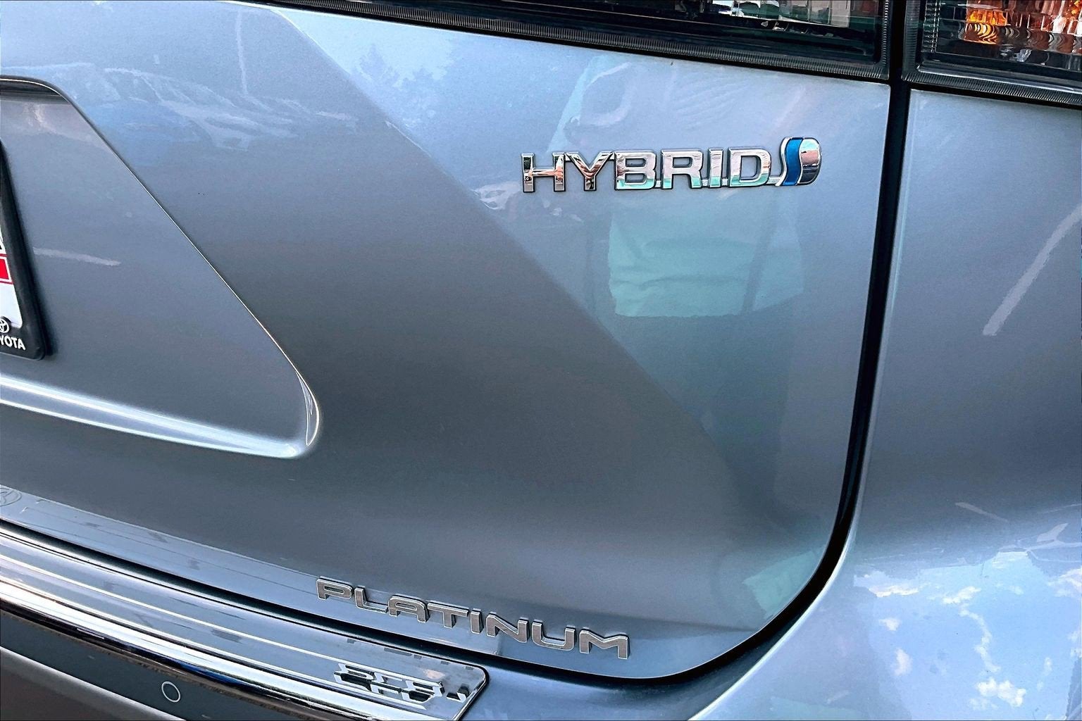 2021 Toyota Highlander Hybrid Platinum