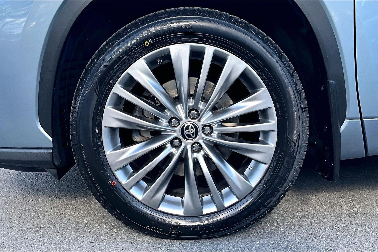 2021 Toyota Highlander Hybrid Platinum