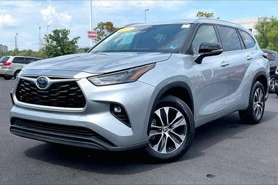 2022 Toyota Highlander Hybrid XLE