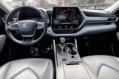 2022 Toyota Highlander Hybrid XLE